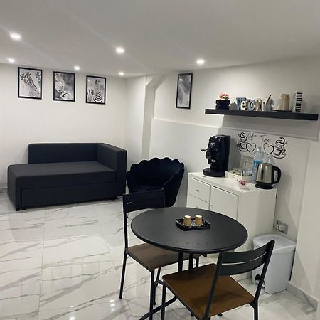 La Casetta Di Giovy 나폴리 외부 사진